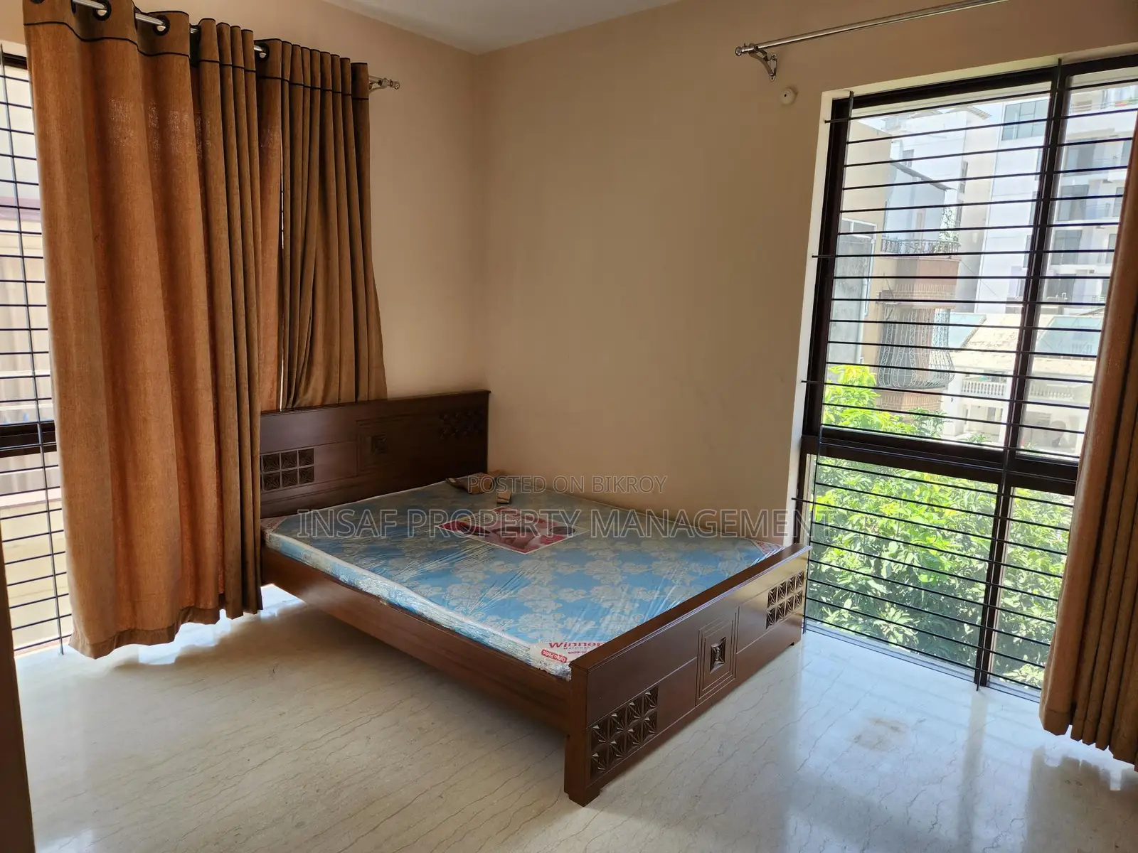 Furnished 4bdrm Apartment in Gulshan for sale in Gulshan