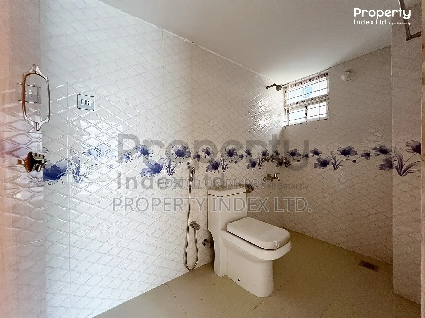 Ready flat for Sale! 2200 sqft at Bashundhara D Block in Basundhara