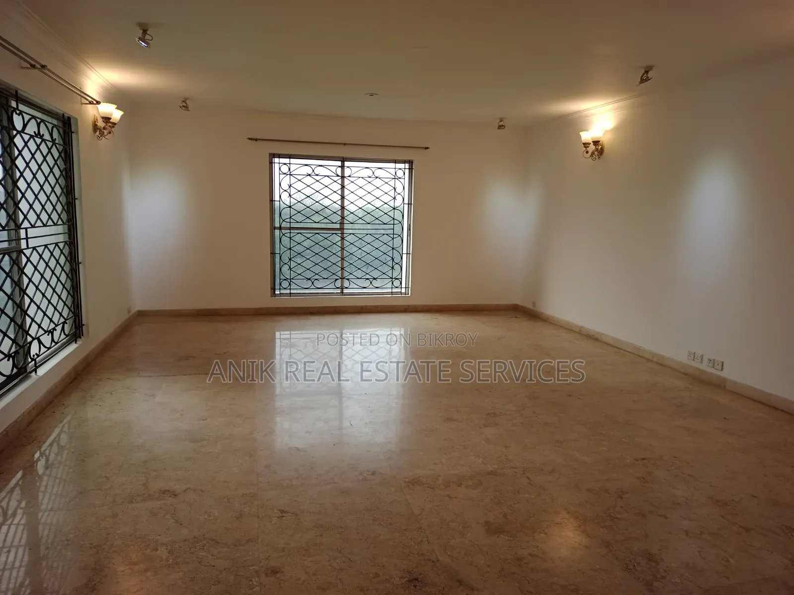 4-bedroom Apartment in Anik Real Estate, Gulshan for Sale in Gulshan