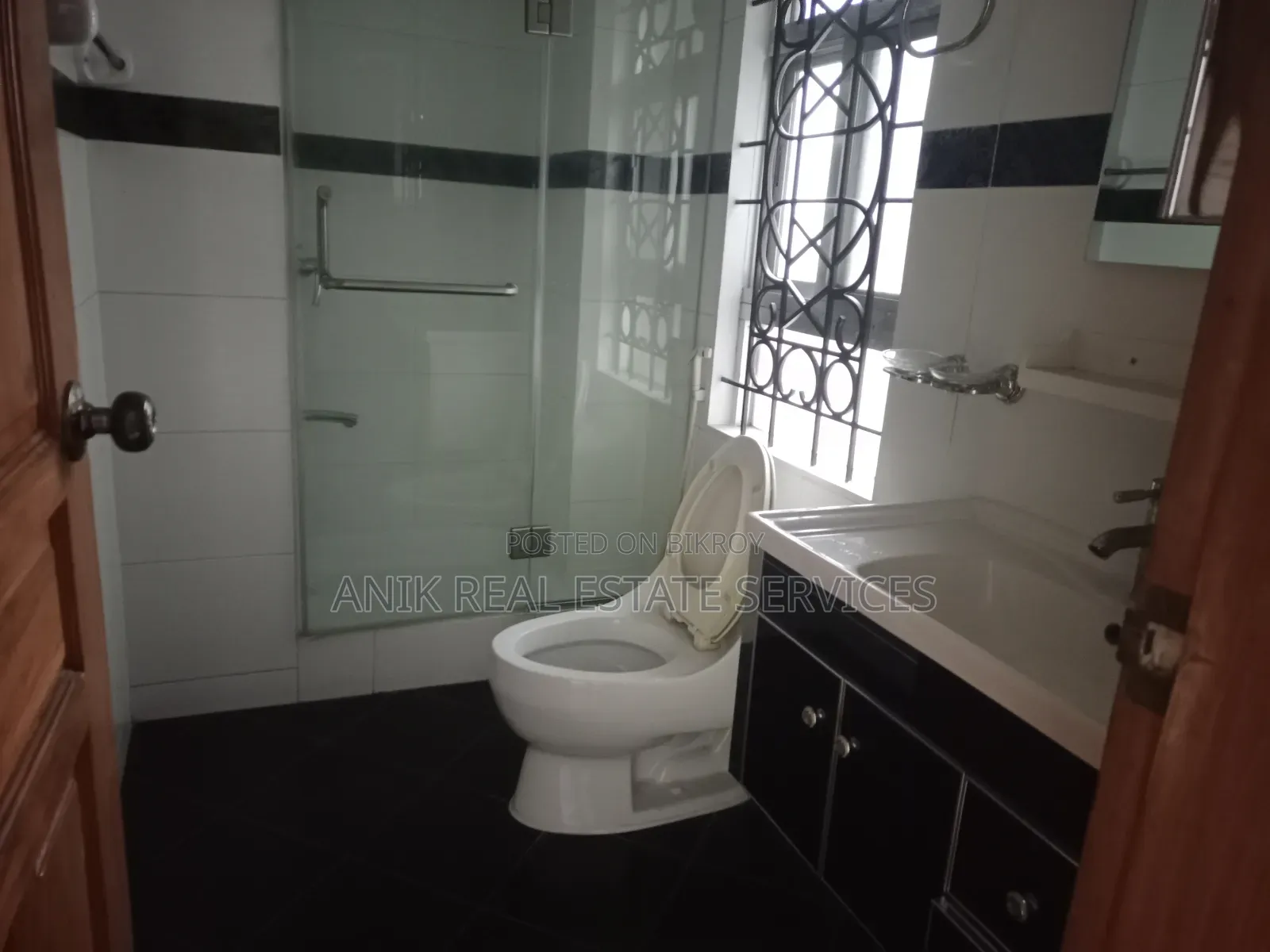 4-bedroom Apartment in Anik Real Estate, Gulshan for Sale in Gulshan