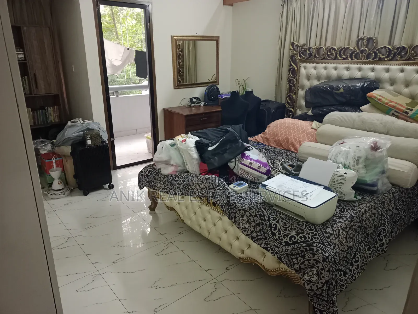 4-bedroom Apartment in Anik Real Estate, Gulshan for Sale in Gulshan