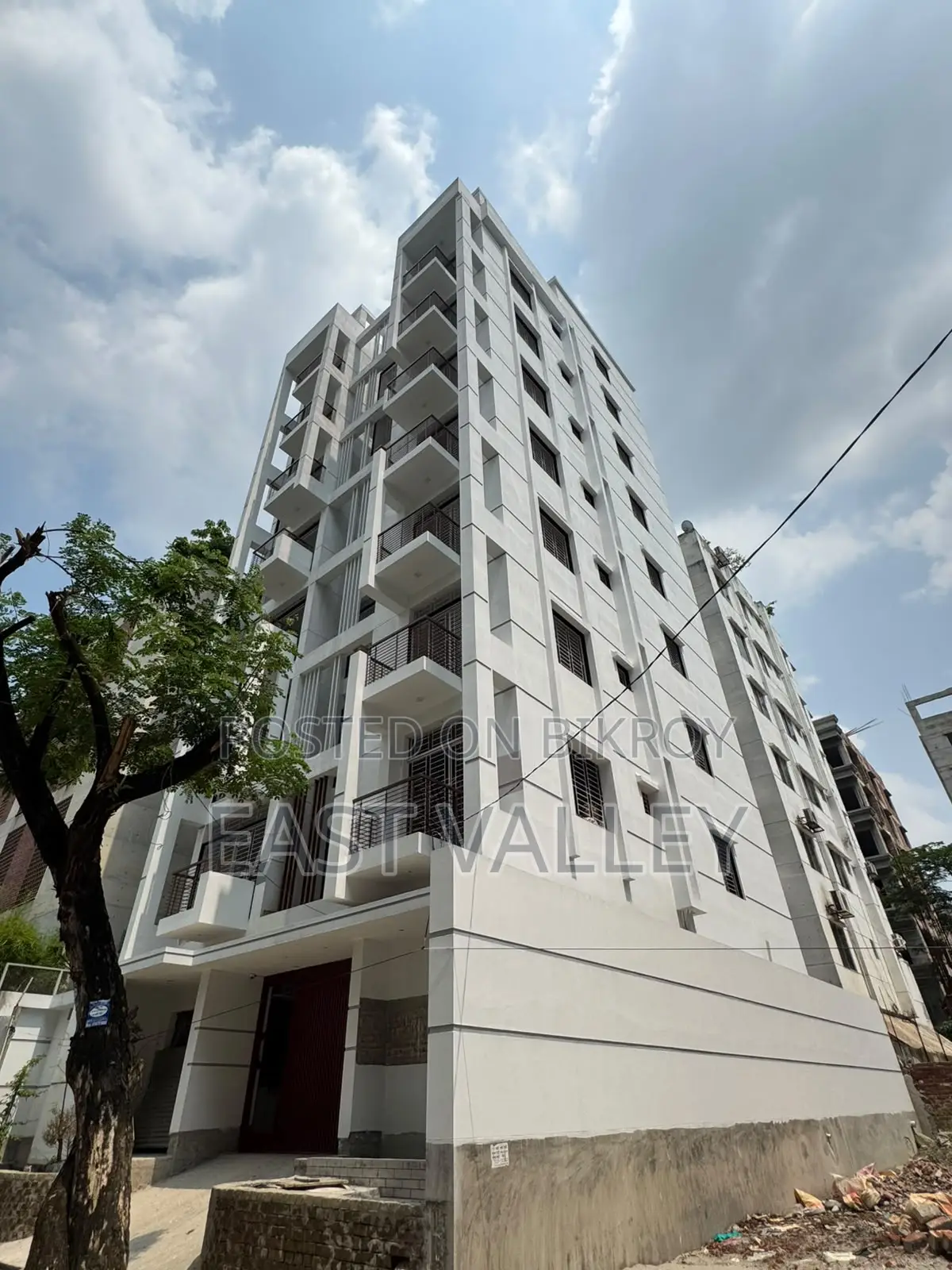 Furnished 3-bedroom Apartment in East Valley, Baridhara for Sale in Baridhara