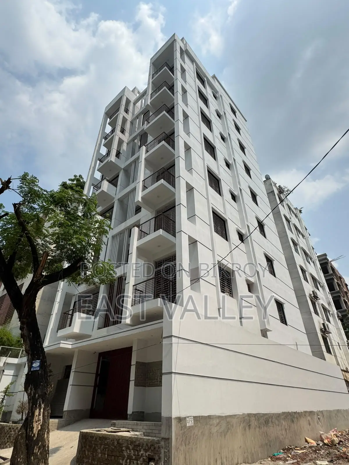 Furnished 3-bedroom Apartment in East Valley, Baridhara for Sale in Baridhara