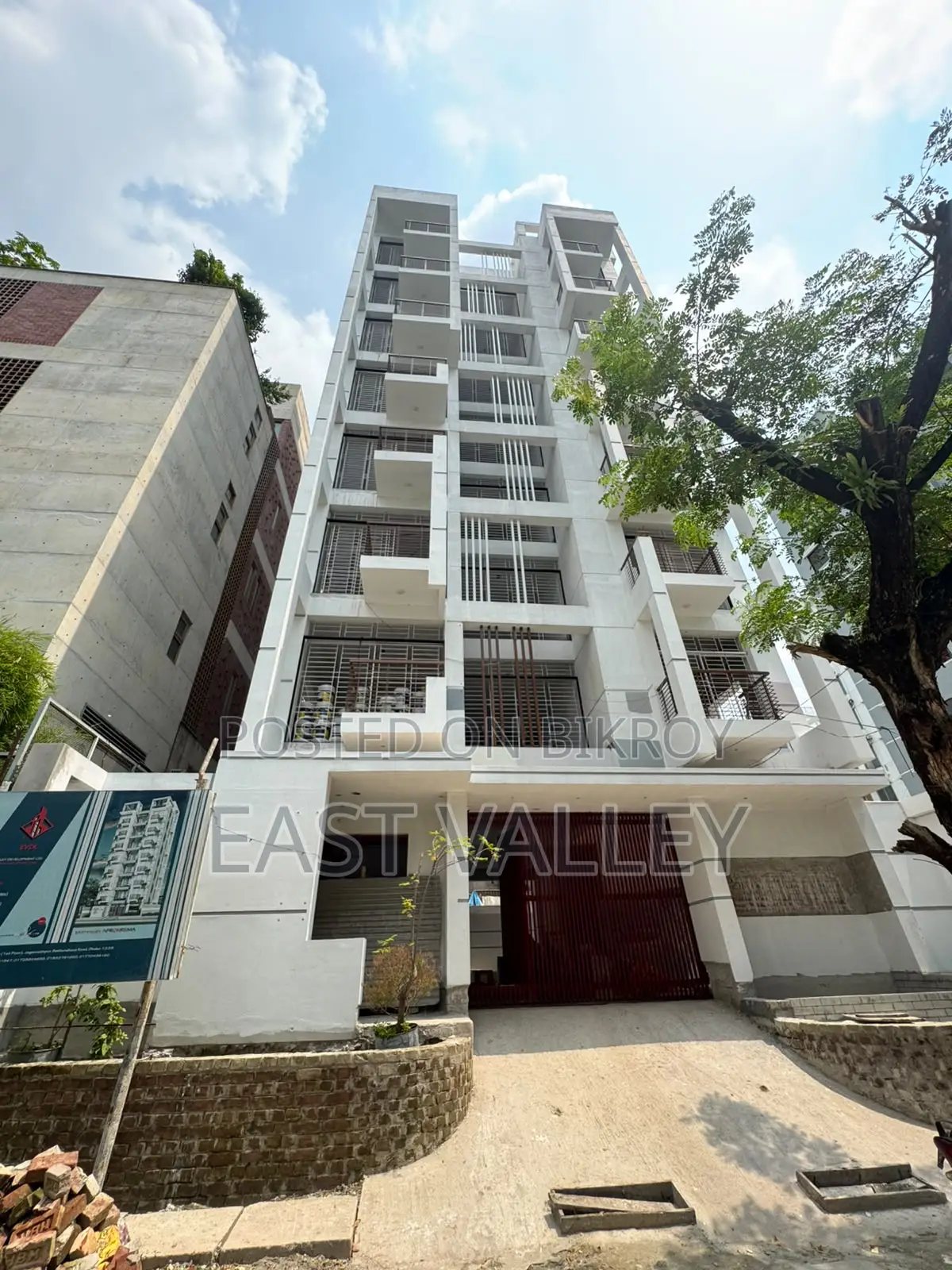 Furnished 3-bedroom Apartment in East Valley, Baridhara for Sale in Baridhara