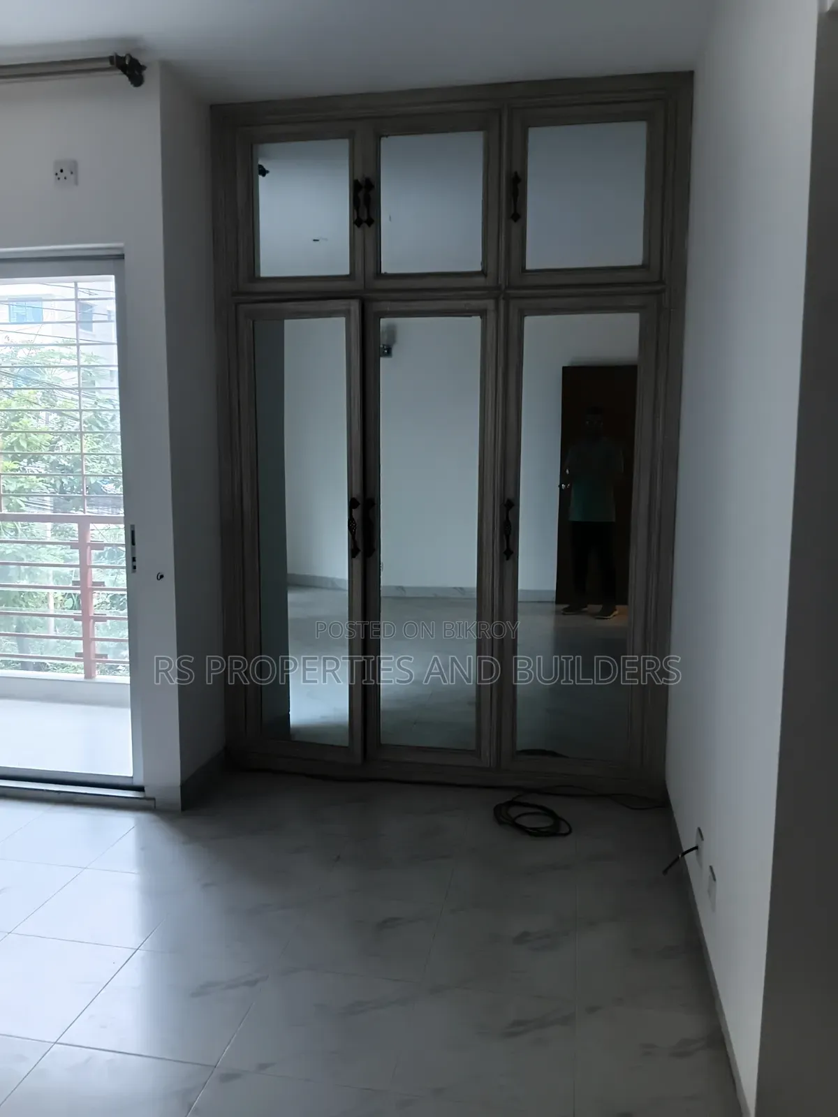 Furnished 3-Bedroom Apartment in Bashundhara, Bashundhara for Sale in Basundhara