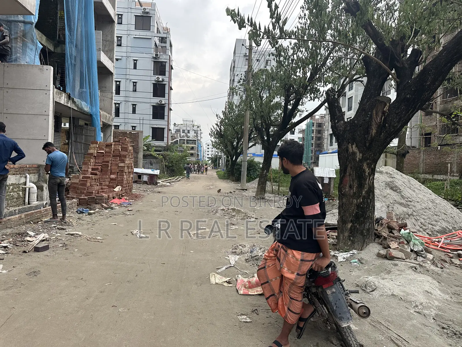 L Block, 3 Katha, South Facing, Plot for Sale, Bashundhara R/A in Basundhara
