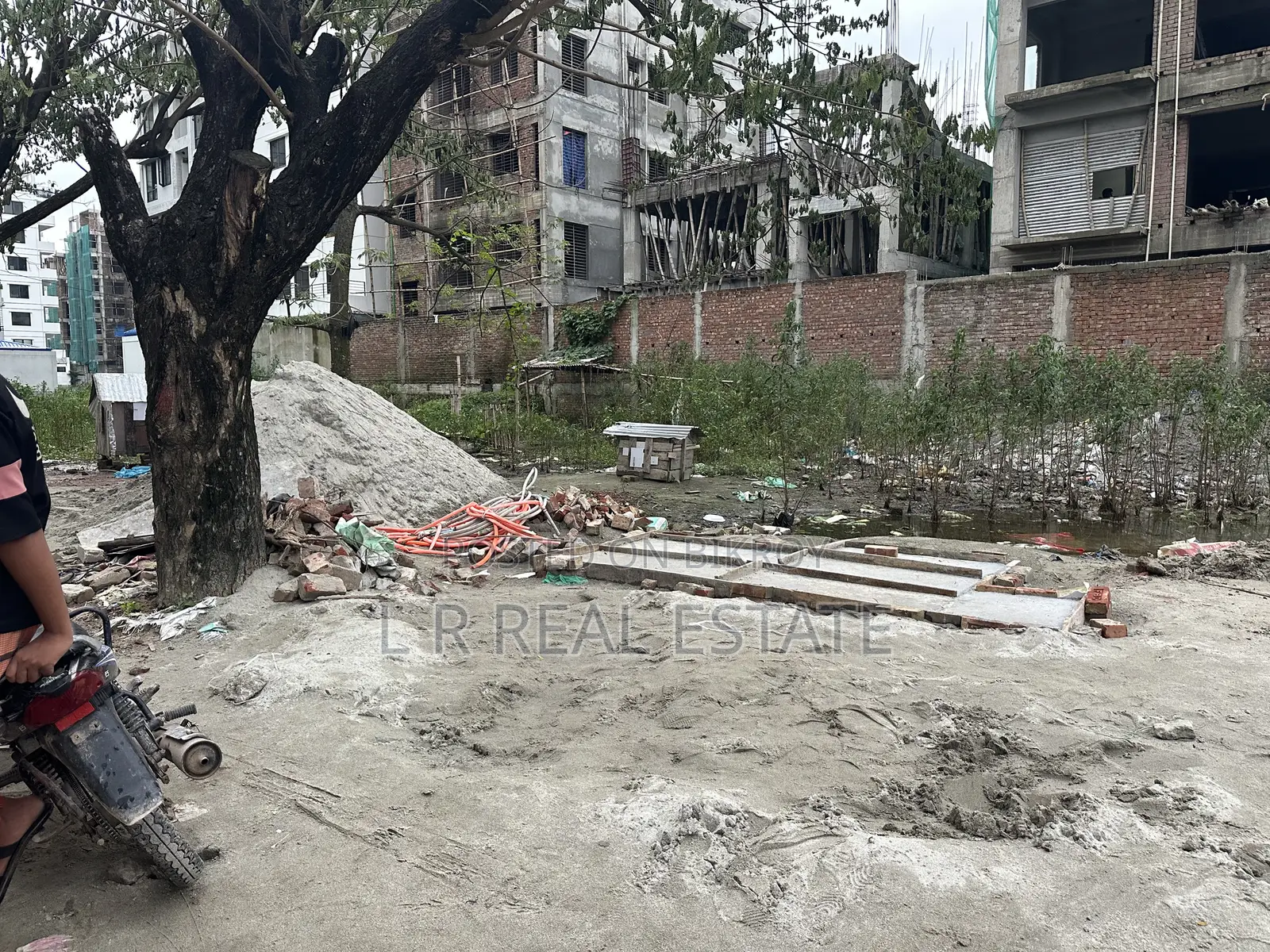 L Block, 3 Katha, South Facing, Plot for Sale, Bashundhara R/A in Basundhara