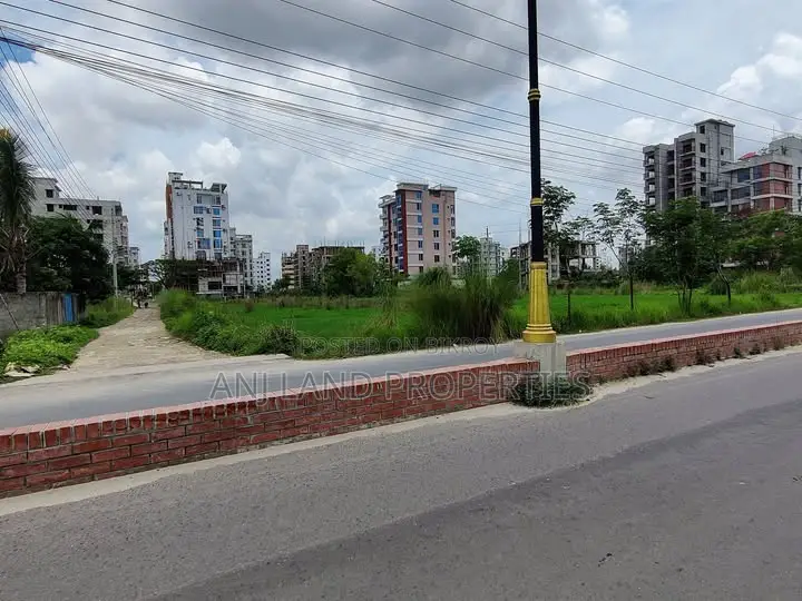 N-Block 3-Katha South 40/25 Foot Road Corner Plot Sale in Basundhara