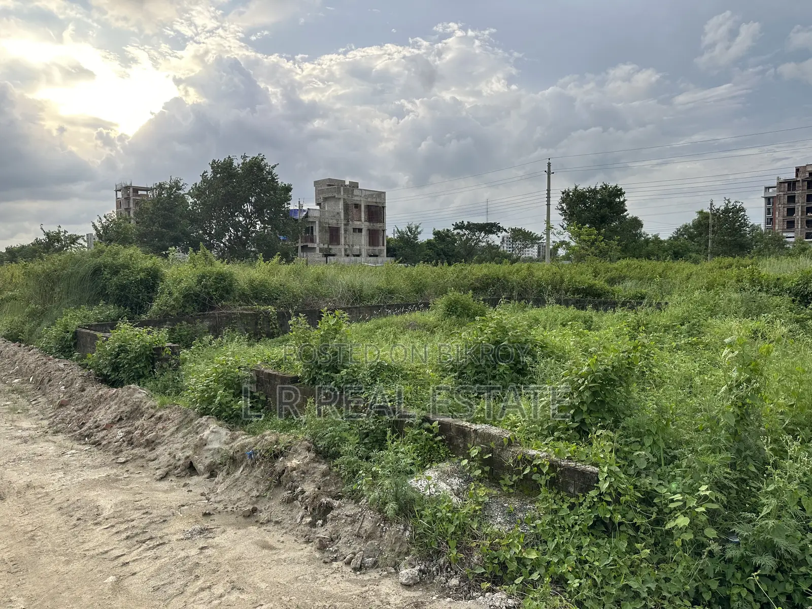 N-Block, 3 Katha, South-Facing, Central Mosque, Bashundhara R/A in Basundhara