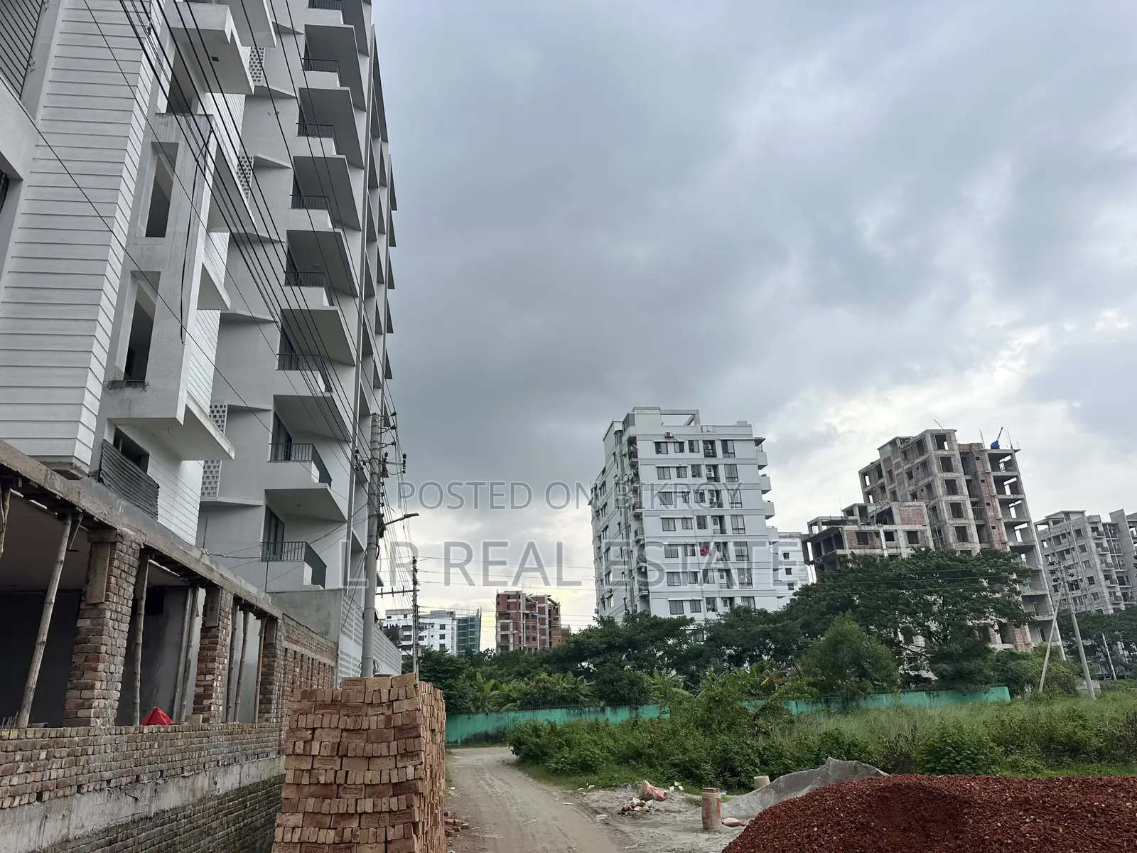 L-Block, South-Face, 3-Katha, 1000-Serial, Bashundhara R/A in Basundhara