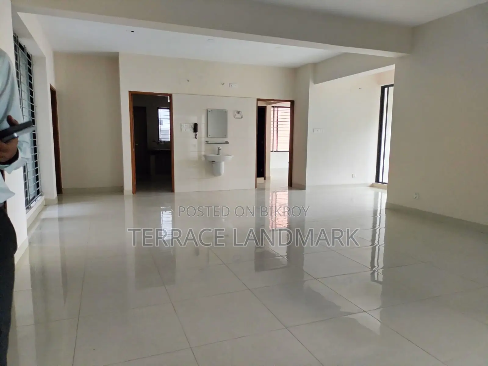 5-Bedroom Apartment in Basundhara for Sale in Basundhara