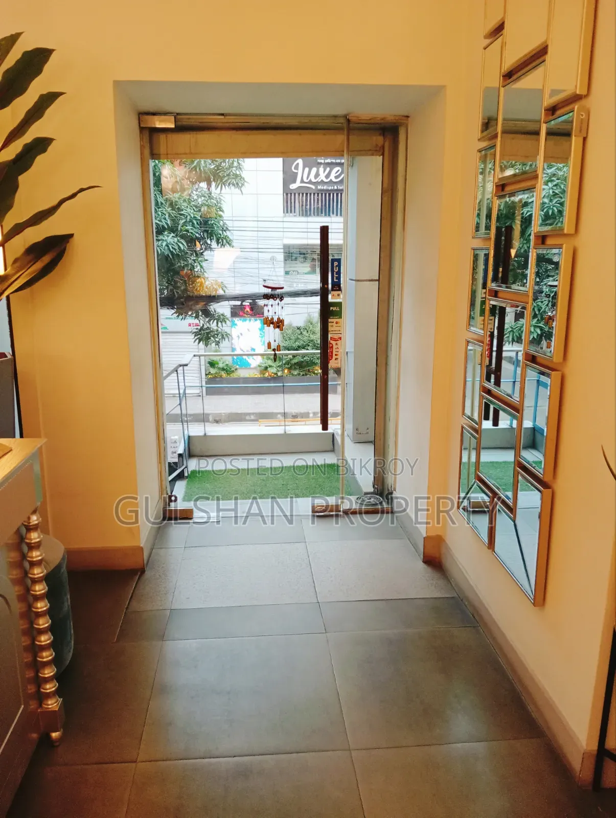 Banani Luxurious Commercial Space for Rent First Floor 2500 sq ft in Gulshan