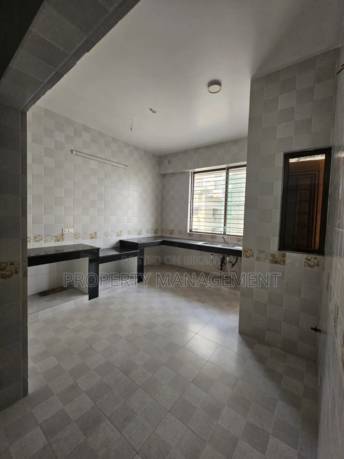 Office for Rent in Baridhara Diplomatic Zone in Baridhara