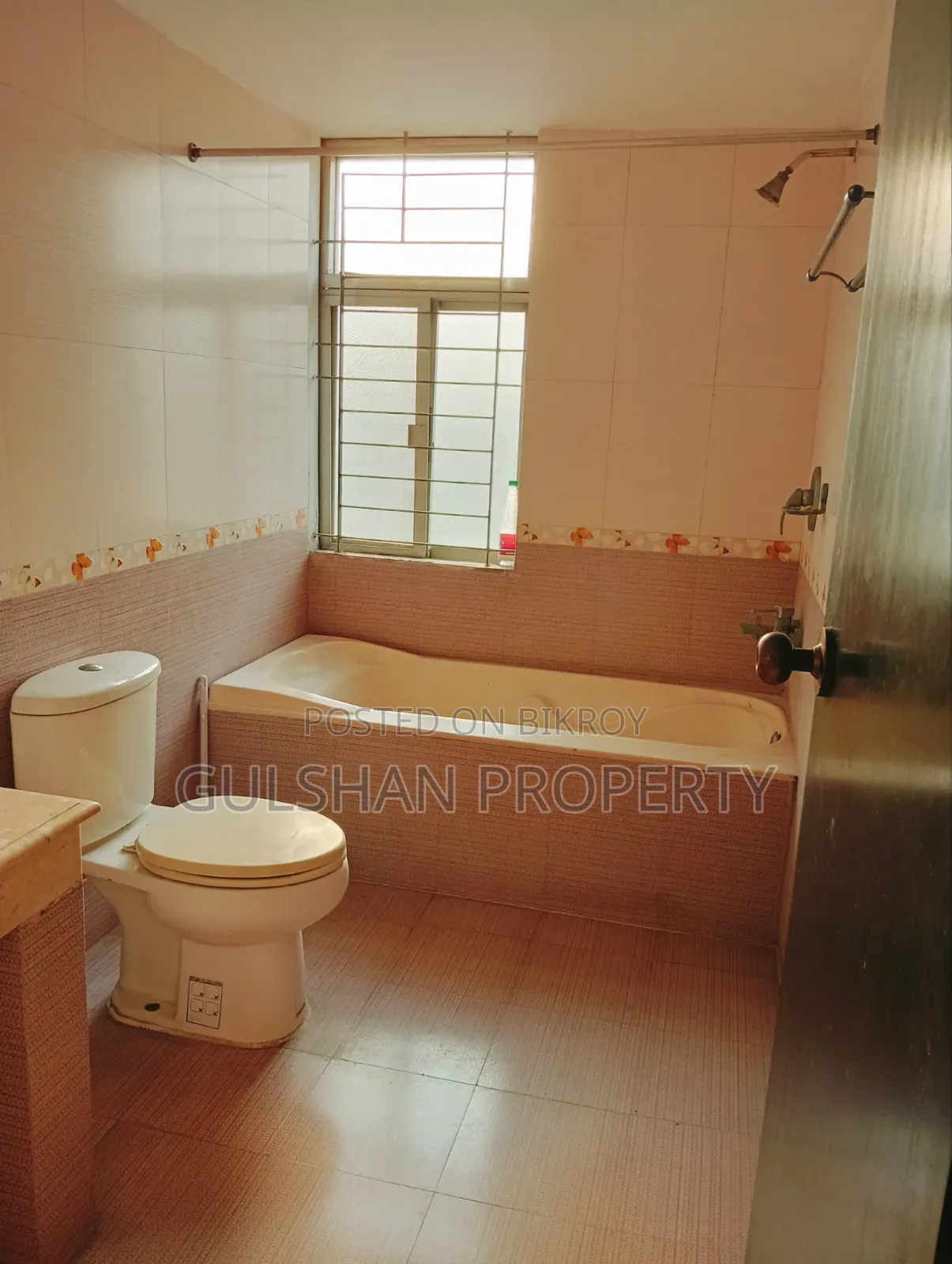 4 Bedroom Bedsitter in Gulshan 2 West for rent in Gulshan