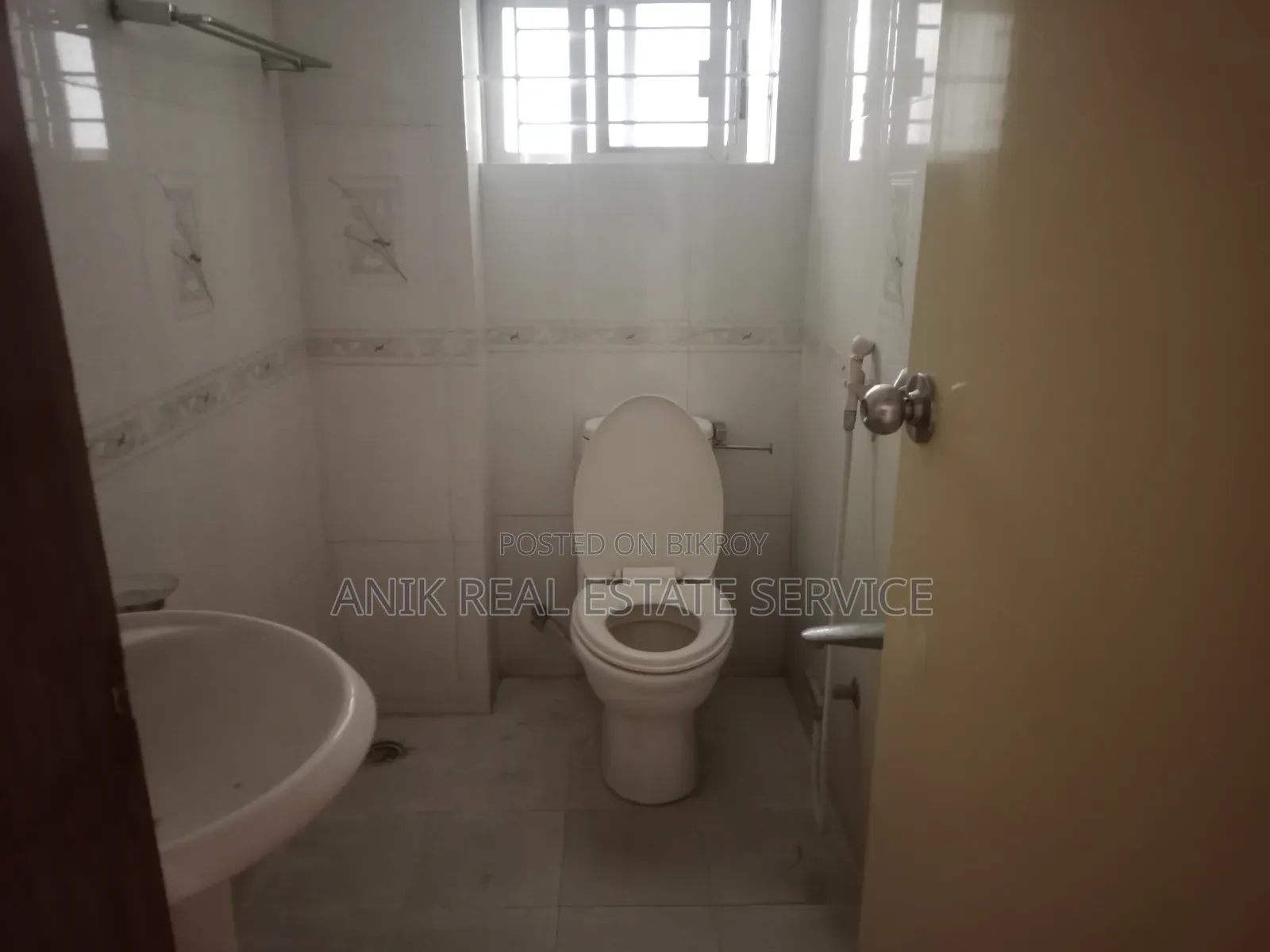3bdrm Apartment in Anik Real Estate, Gulshan for rent in Gulshan