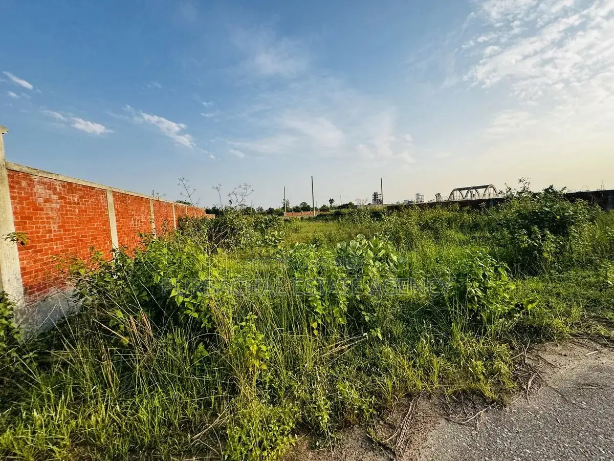 RAJUK Purbachal Sector 10: 10 Katha Plot Near Park & 100 Ft Road in Purbachal