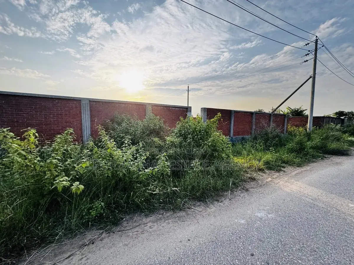 South-Facing 3 Katha Plot Near Playground, Purbachal Sector 13 in Purbachal