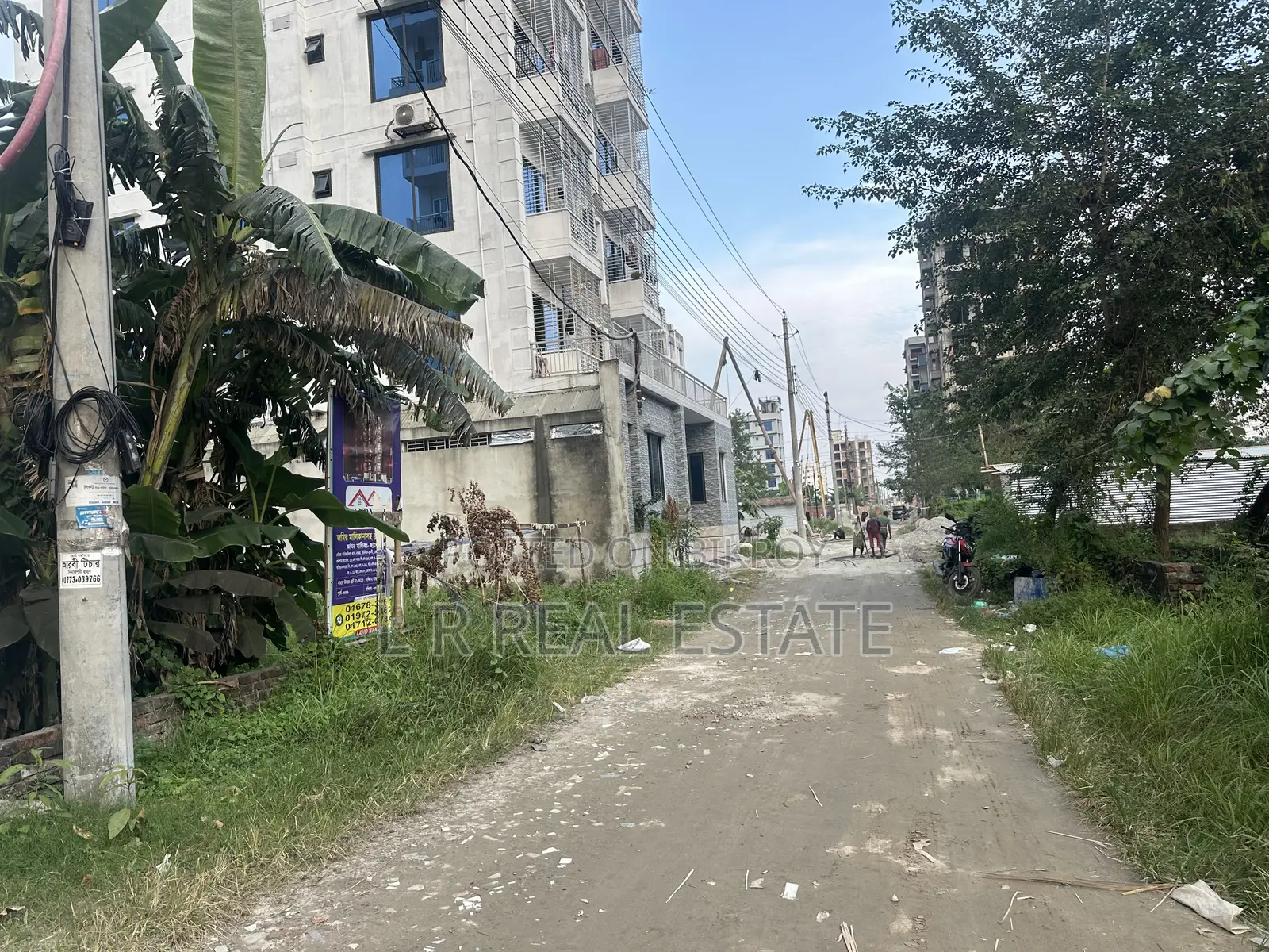 M-Block, 3-Katha, South-Face, Near 300' Road, Bashundhara R/A in Basundhara