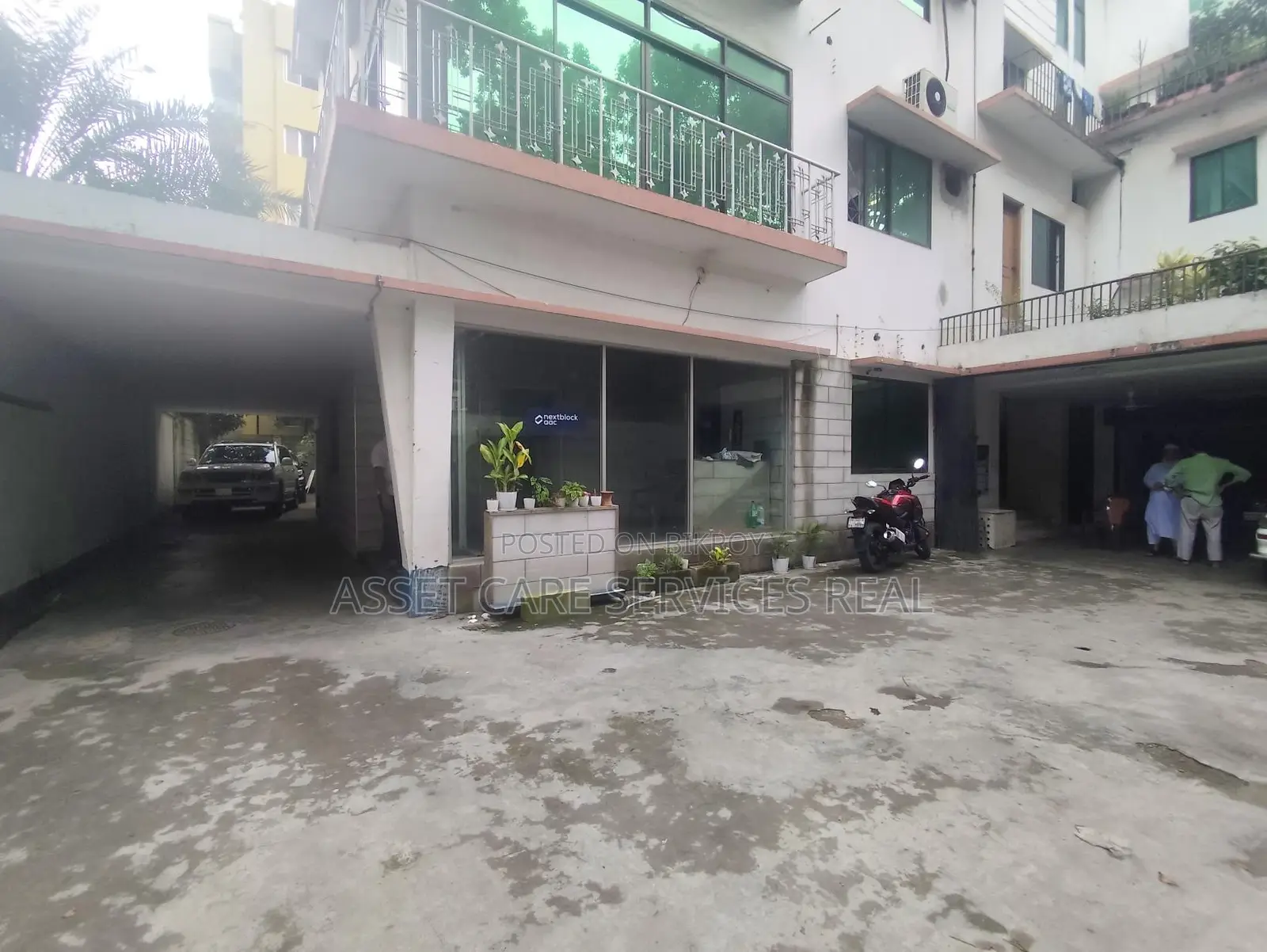 3600-Sqft Ground Floor Office/Showroom Space Rent In Banani in Banani