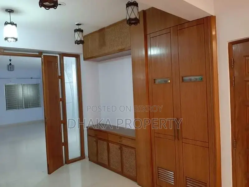 2450sqft Un Furnished Apartment Rent in Gulshan in Gulshan