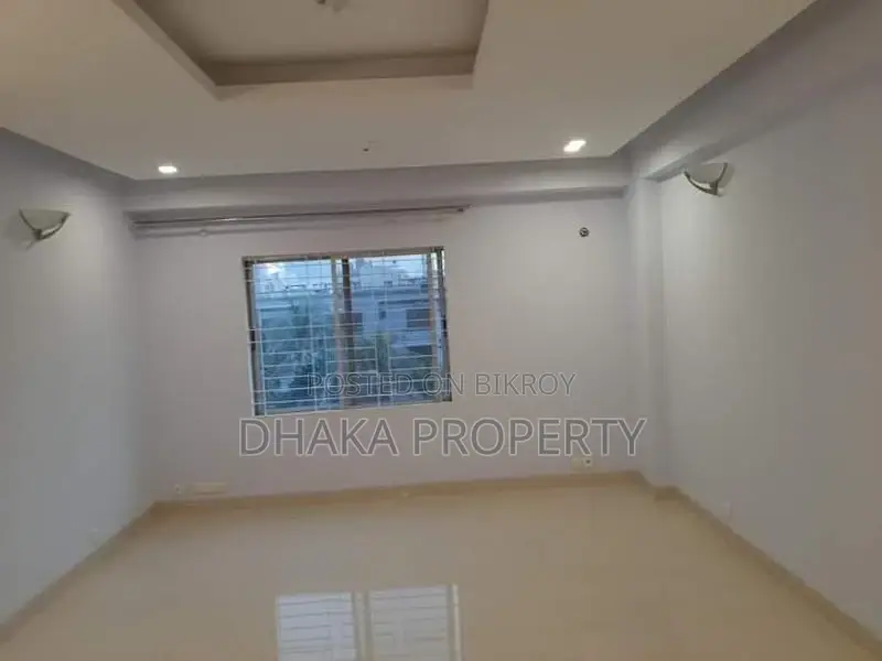 2450sqft Un Furnished Apartment Rent in Gulshan in Gulshan