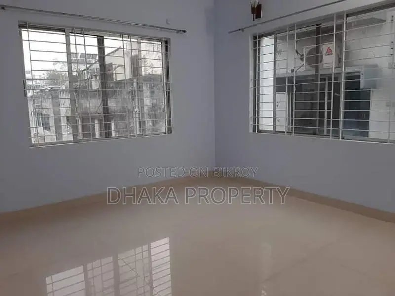 2450sqft Un Furnished Apartment Rent in Gulshan in Gulshan