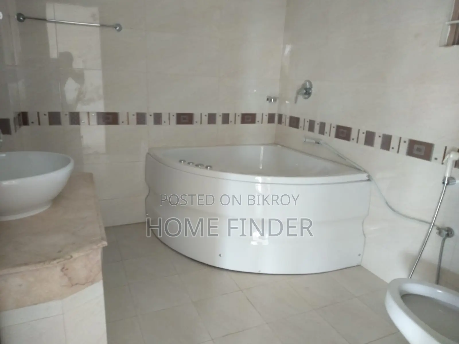 Make This 3600 Sq Feet Nice Flat Yours, By Renting It In Gulshan in Gulshan