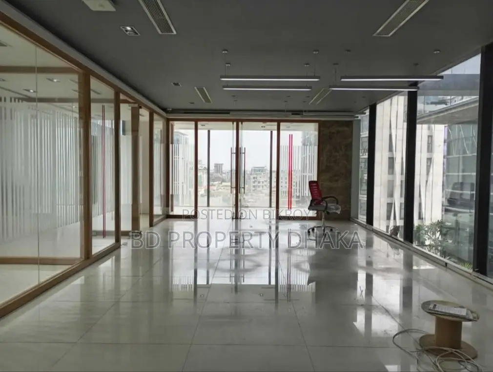 3800 Sqft Open Commercial Space Rent In Gulshan Avenue in Gulshan