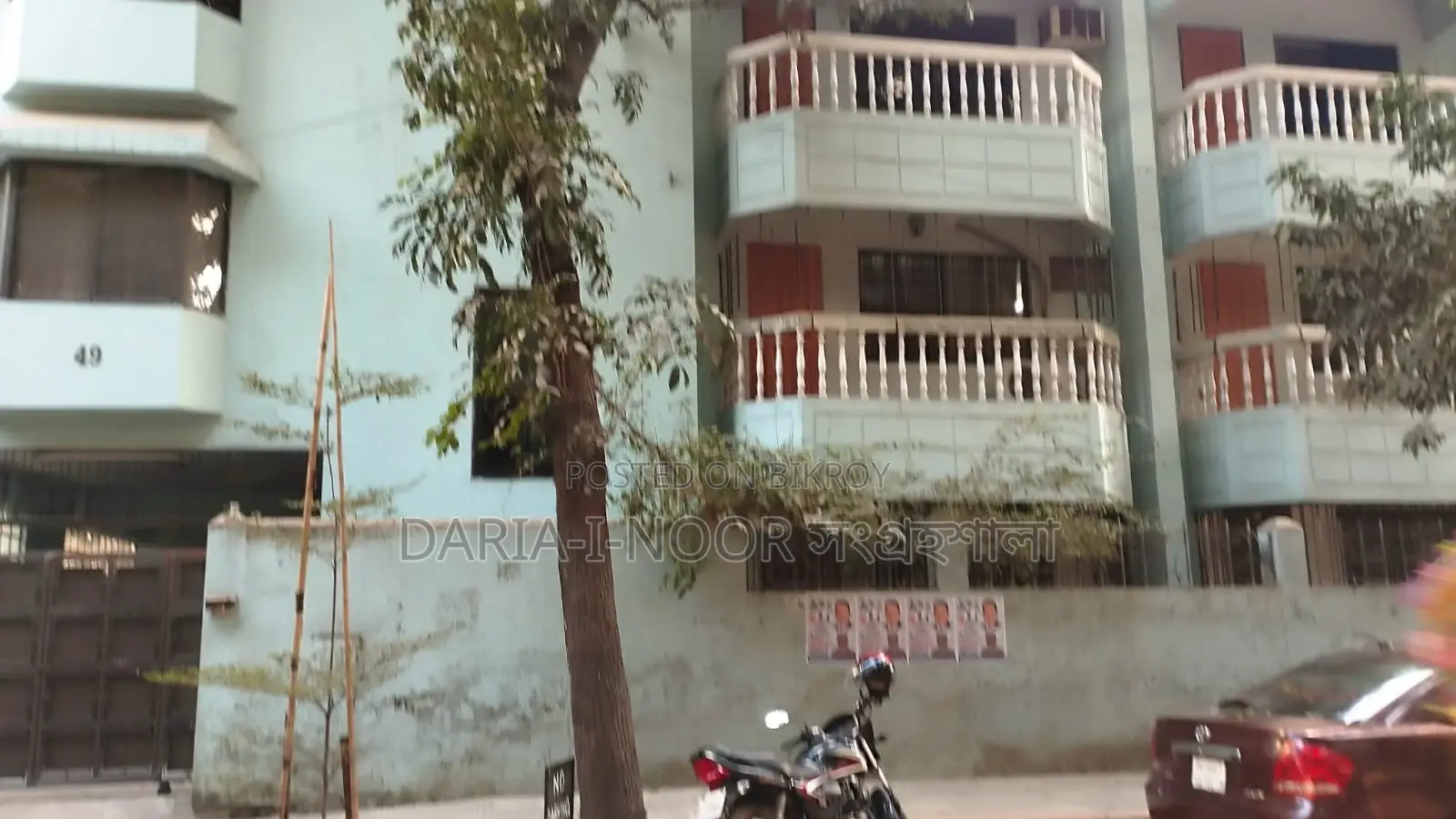 3-story old house with 10 katha land for sale in Dhanmondi in Dhanmondi
