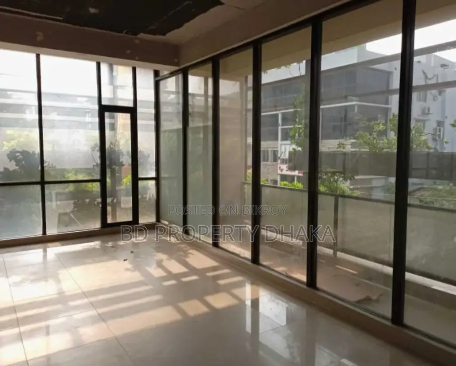 1000 Sqft Open ground floor shop/coffee shop Rent In Gulshan Avenue in Gulshan