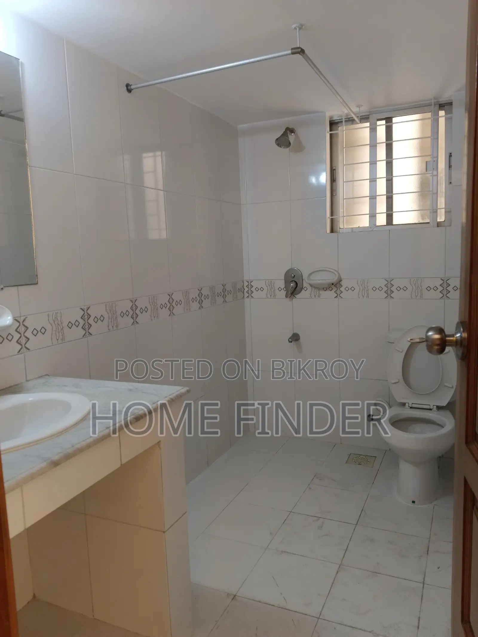 2400 Sqft Un-furnished Apartment For Rent In Gulshan in Gulshan