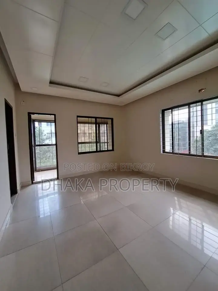 2700-Sqft Office Space Rent in Gulshan in Gulshan