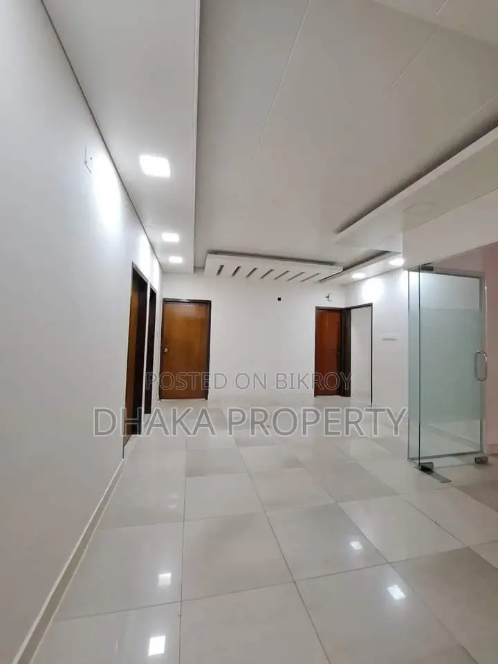 2700-Sqft Office Space Rent in Gulshan in Gulshan