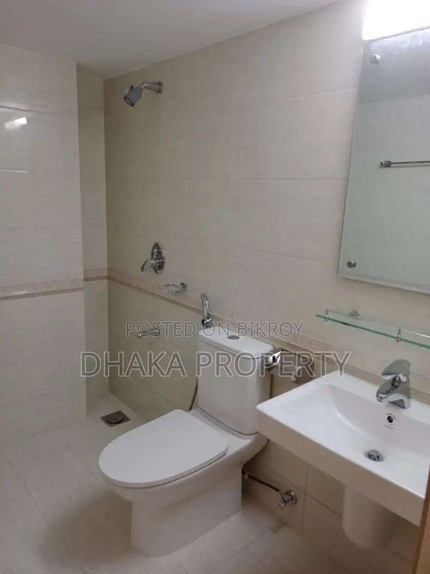 Un Furnished Nice Apartment Rent in Banani in Banani