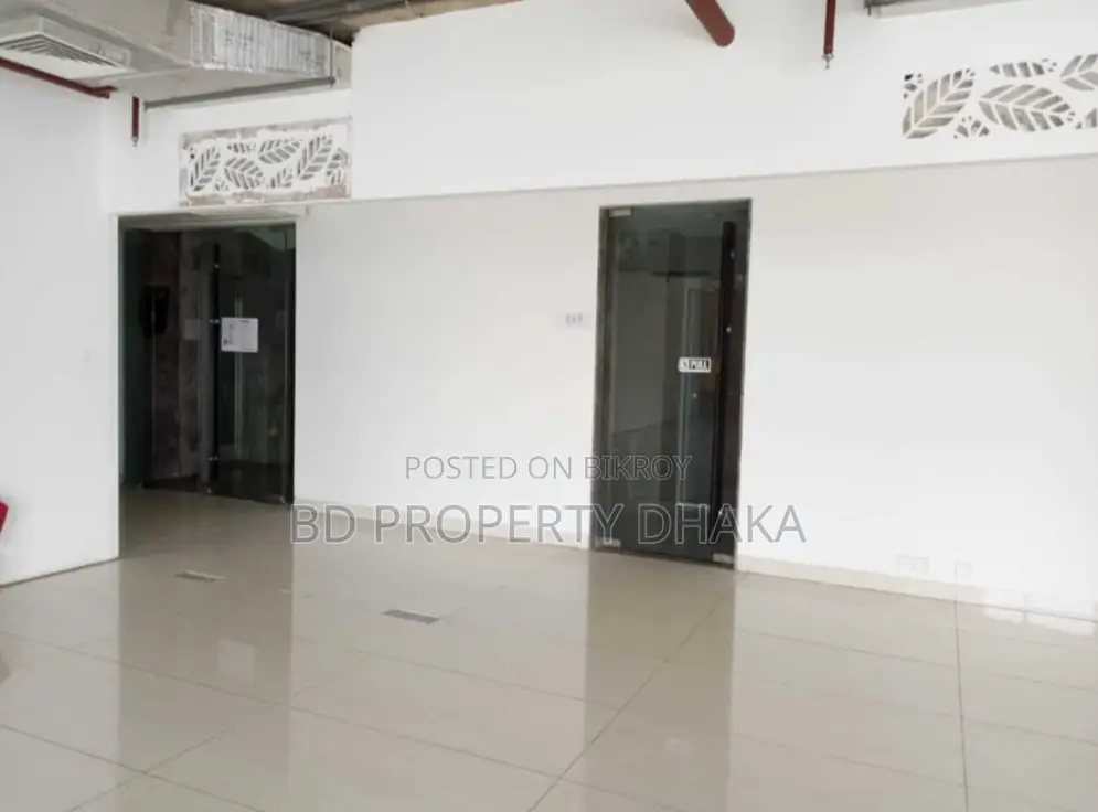 3300 Sqft Open Commercial Space Rent In Gulshan Avenue in Gulshan