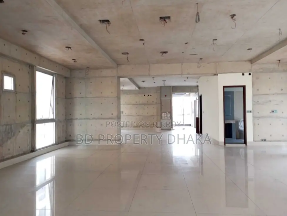 3300 Sqft Open Commercial Space Rent In Banani in Banani