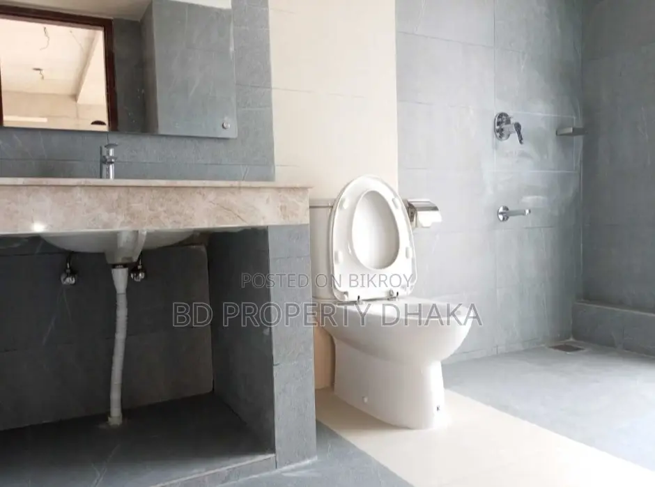 3300 Sqft Open Commercial Space Rent In Banani in Banani