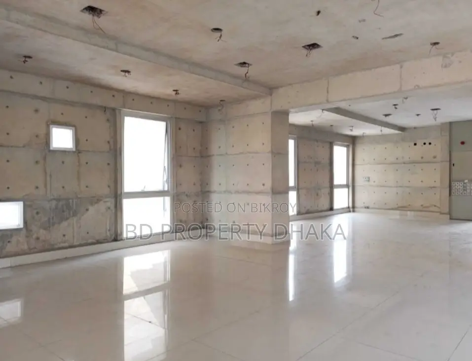 3300 Sqft Open Commercial Space Rent In Banani in Banani