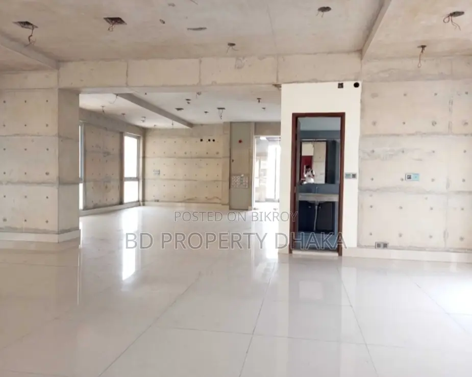 3300 Sqft Open Commercial Space Rent In Banani in Banani