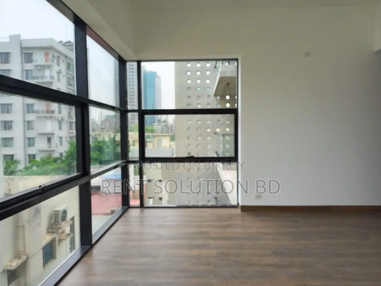 Mordern New Semi Furnished Flat For Rent In Gulshan 2 in Gulshan