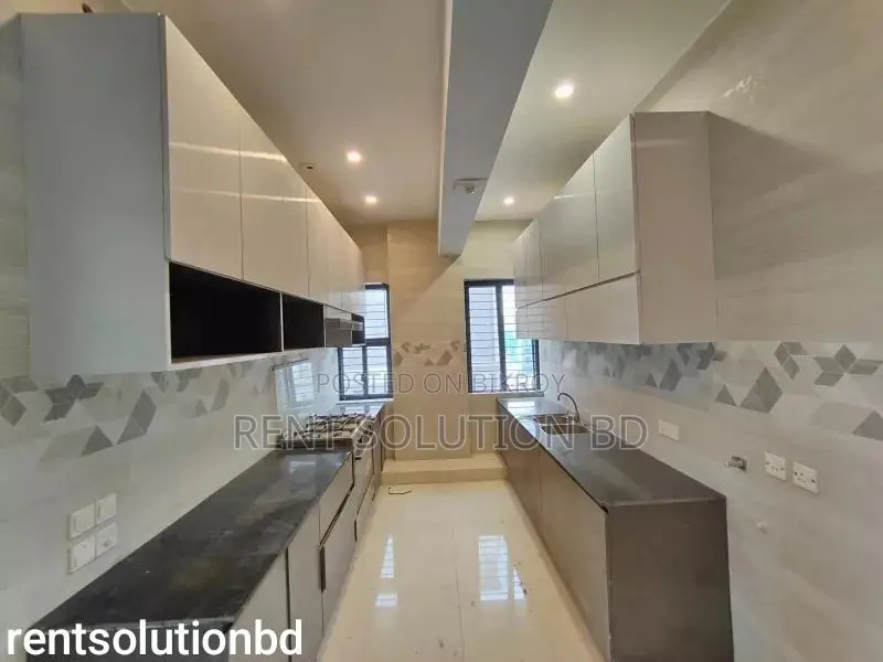 Luxurious 4000 Sq Ft Ready Semi Furnished Apart: For Rent In Baridhara in Baridhara