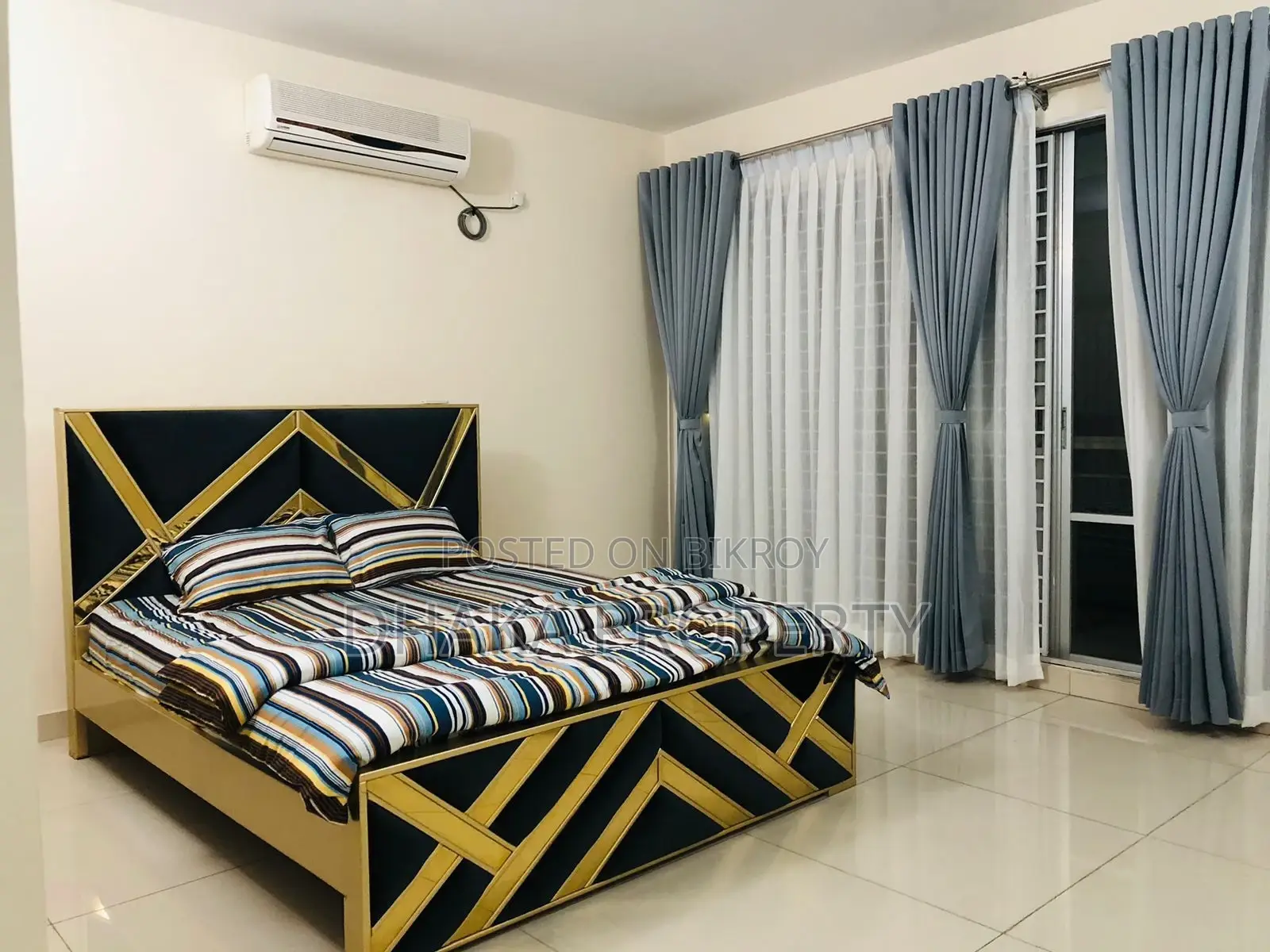 2550-Sqft Gorgeous Full Furnish Flat Rent in Gulshan-2 in Gulshan
