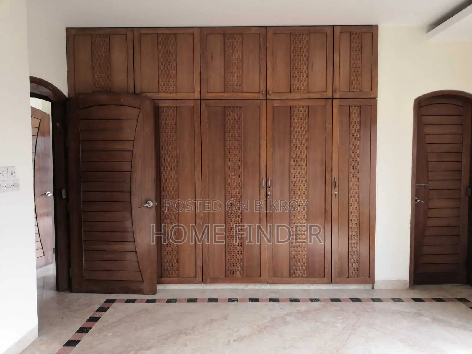 3850 Sqft Semi Furnished Apartment Rent In Gulshan 2 in Gulshan