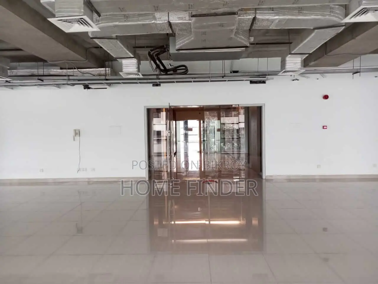 Ground Floor 5500 Sqft (shop/showroom/restaurant) Rent Gulshan Avenue in Gulshan