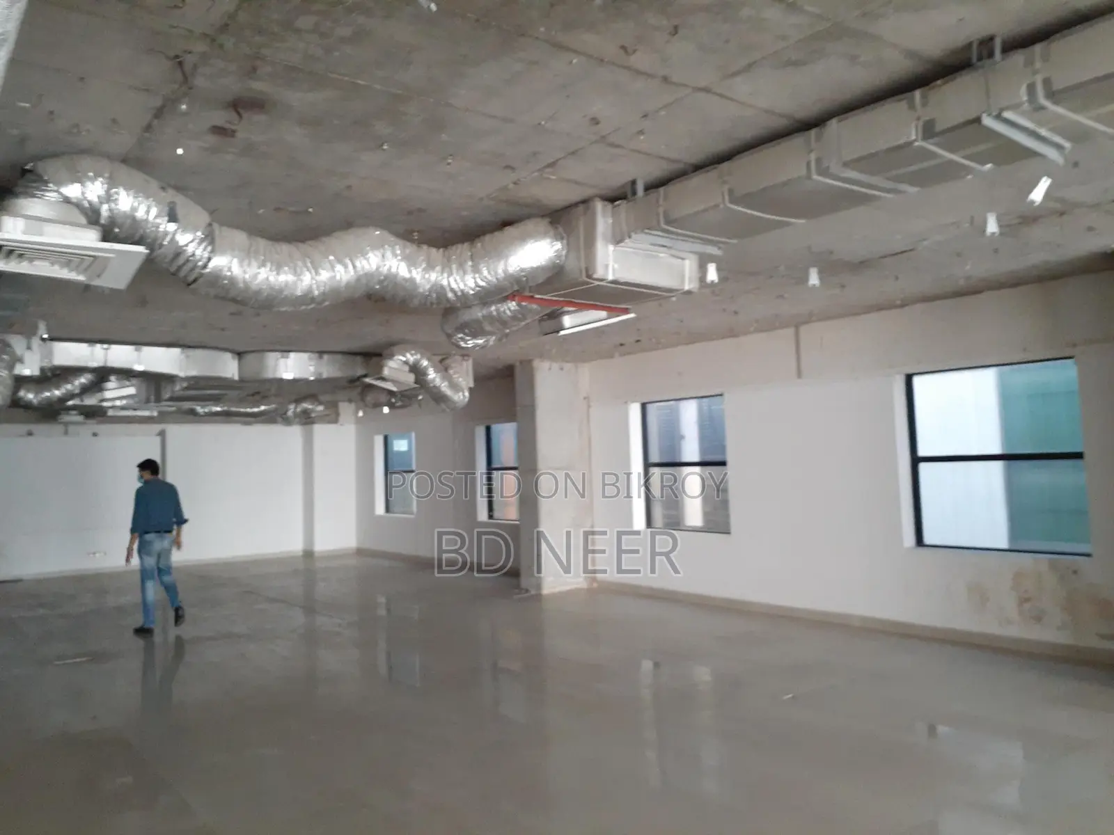 100 % Full Commercial 2000 Sqft Office Space Rent Gulshan Avenue in Gulshan