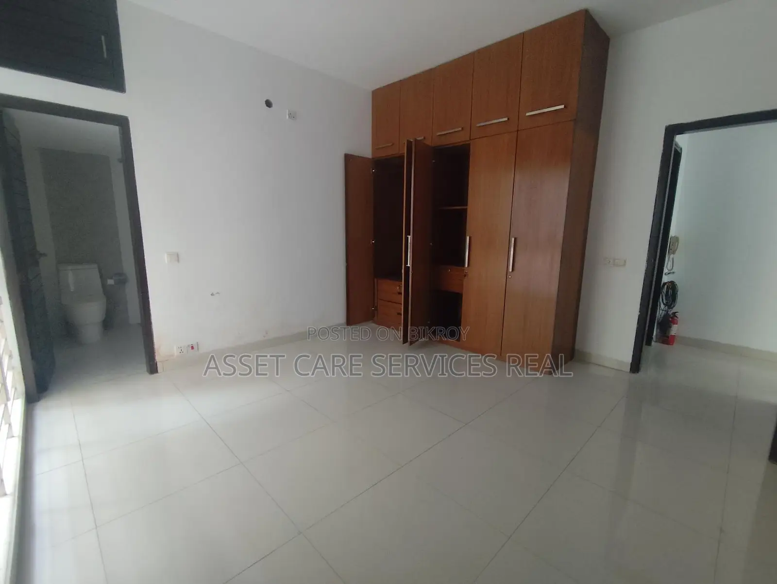 3-Bed Semi-Furnished Apartment for Rent in Baridhara Diplomatic Zone in Gulshan
