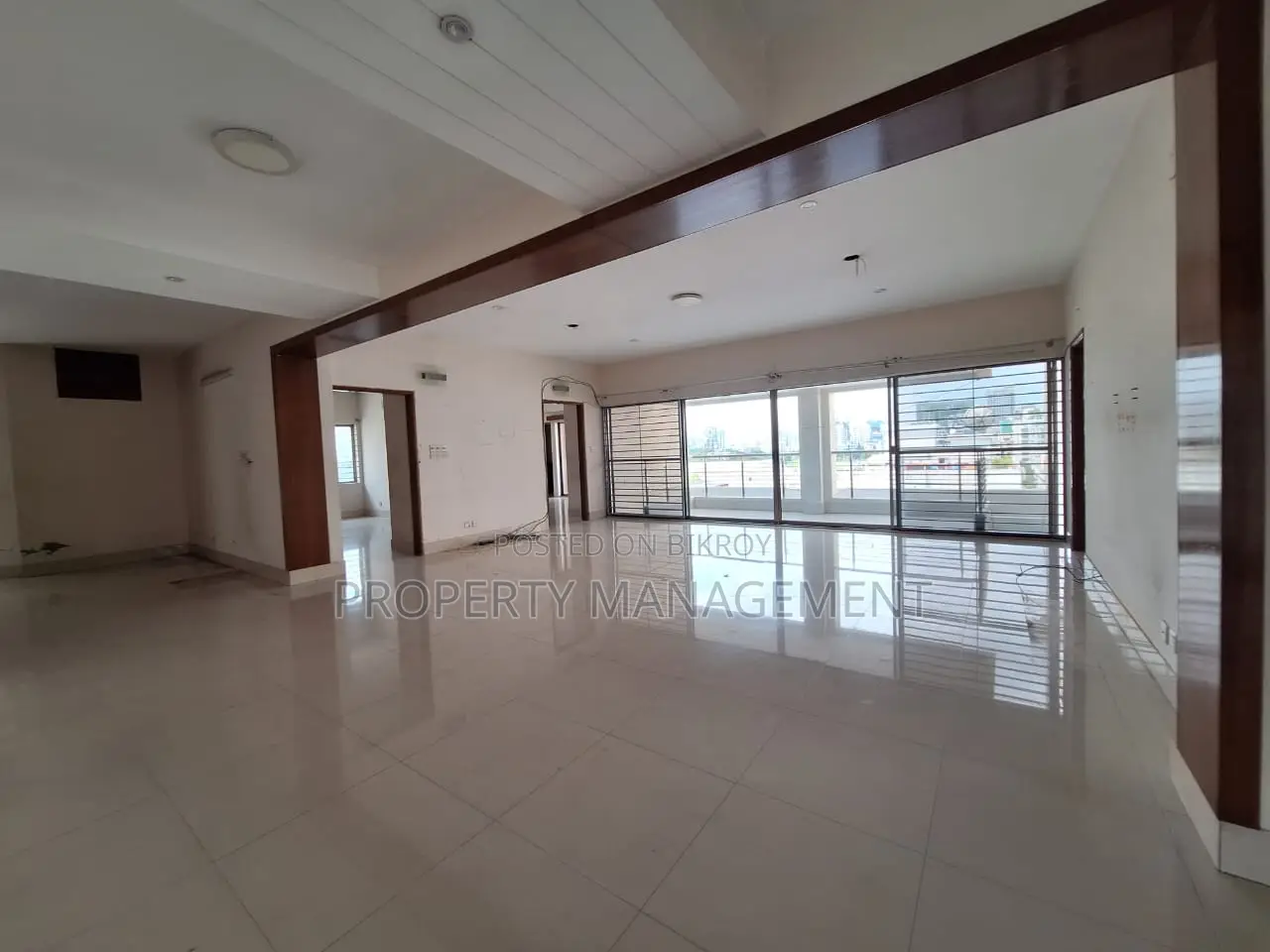 4500 Sqft Office Space Rent Gulshan 1 Nice View in Gulshan