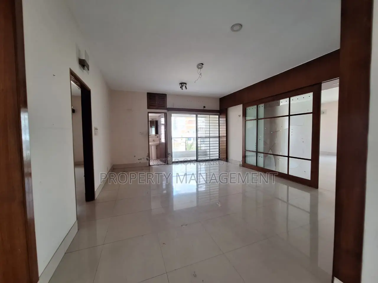 4500 Sqft Office Space Rent Gulshan 1 Nice View in Gulshan