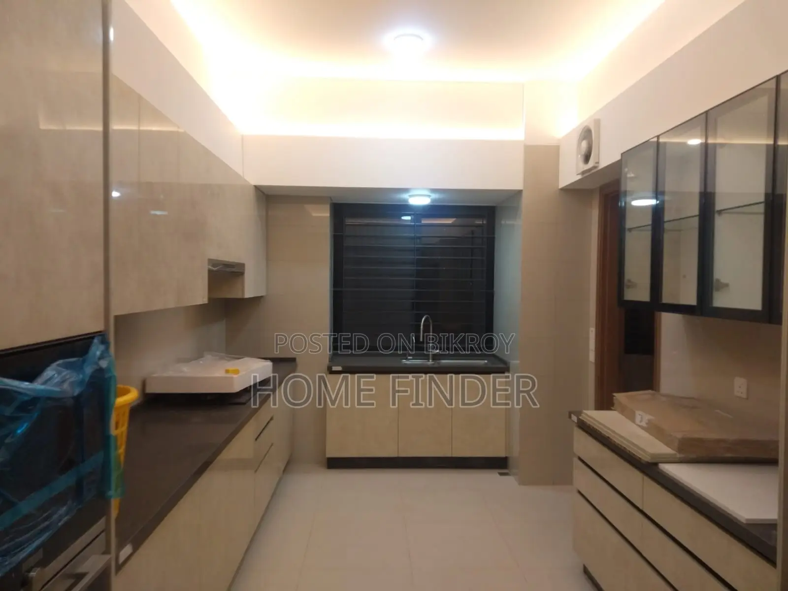 For Rental purpose beautiful 3900 SQFT flat is now up to Rent in Gulshan in Gulshan
