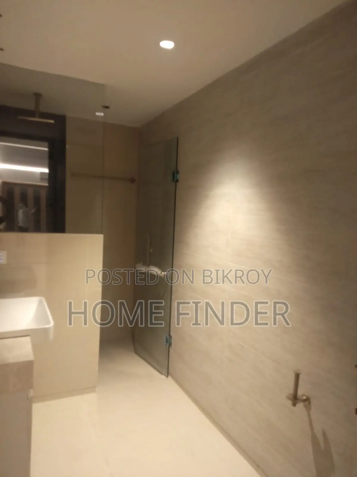 For Rental purpose beautiful 3900 SQFT flat is now up to Rent in Gulshan in Gulshan